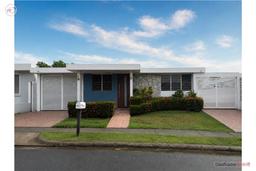 4-bedroom residence in a housing development