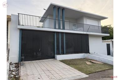 2 bedrooms, 2 bathrooms, remodeled