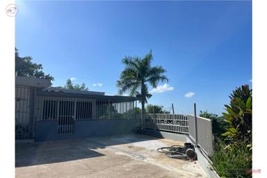 Country house with 1 cuerda and 2 solares