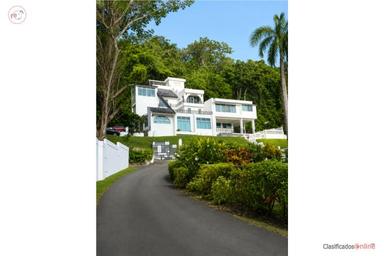 7-Bedroom, 5.5-Bathroom Residence in Guaynabo
