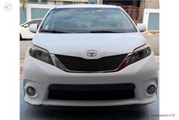 Sienna 2015 SE color blanca - $13 - 000 OMO