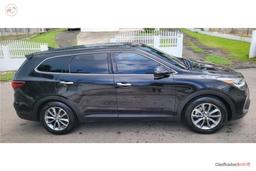 2017 Black Hyundai Grand Santa Fe
