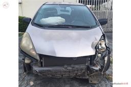 2010 Honda Fit *accident-damaged*
