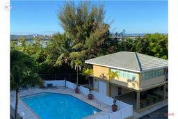 Walk-Up Apartment in Point Lagoon, Isla Verde