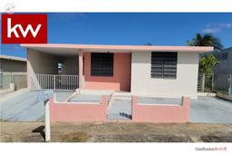 Medina Neighborhood - House in Isabela