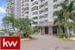 Plaza Inmaculada Condo - San Juan