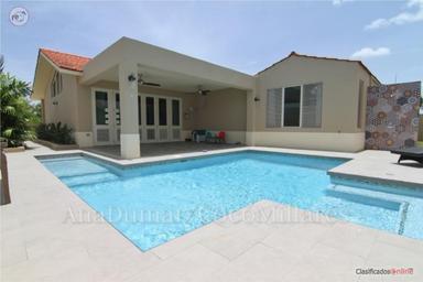 Sabanera Villa Lago with pool and furniture