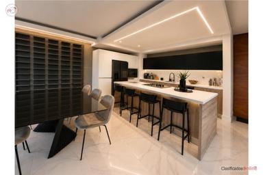 Luxury Furnished + Panels + Cistern / Riviera Village
