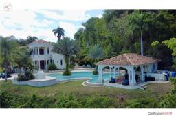 Monte y Mar Hills