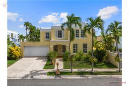 Camino del Mar, centrally located, 4 bedrooms and 2.5 bathrooms