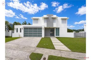 House with pool in Lomas de la Serranía, Caguas
