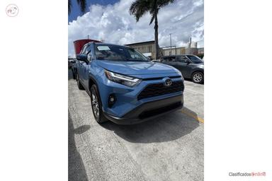 Toyota RAV4 XLE Premium 2025
