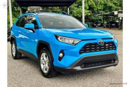 2020 Toyota RAV4 XLE like new