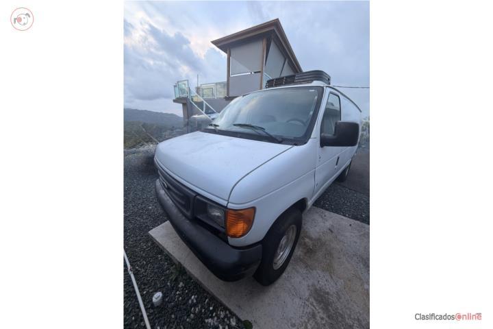 Ford Van E250 refrigerada, caja larga