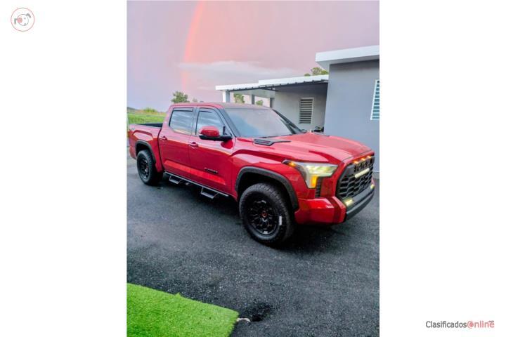 Toyota Tundra 4x4 con cámaras 360